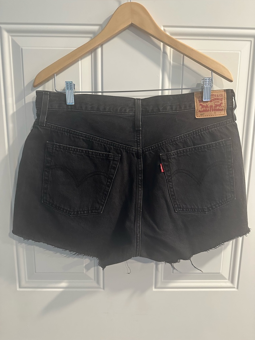 Levi's 501 Black Denim Jean Shorts Womens Sz W32 Button Fly Cut Off 100% Cotton
